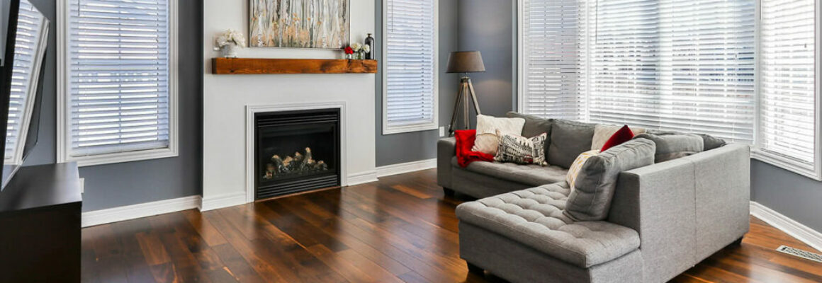 Renowacja podłogi drewnianej – czy warto? Koszty, efekty i kiedy renowacja ma sens